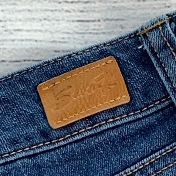 Seven7 sz 16 Jean Shorts Medium Wash Weekend Short Inseam 3" Rolled Hem - Picture 5 of 9